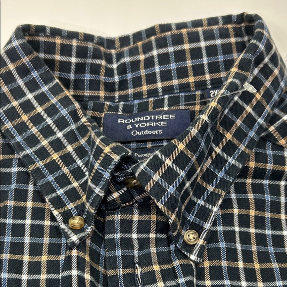 Roundtree & Yorke Other - Roundtree & Yorke Men's Checkered Shirt - Navy and Beige